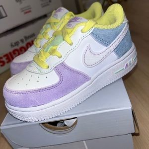 BRAND NEW IN BOX NIKE TD AIR FORCE 1 EASTER EGG SIZE 8